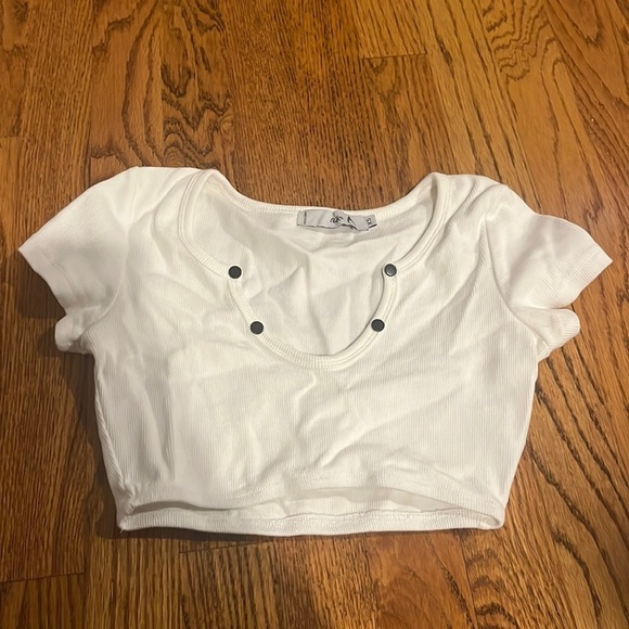 Adika Woman’s White Cropped Tee Size XS - Picture 1 of 5